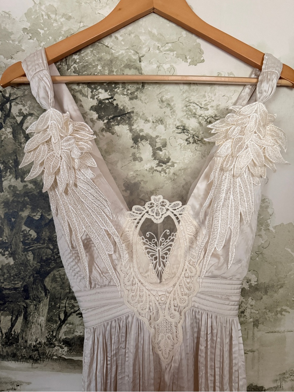 Lace-Trim V-Neck Women's Nightgown in White - Picture 2 of 3